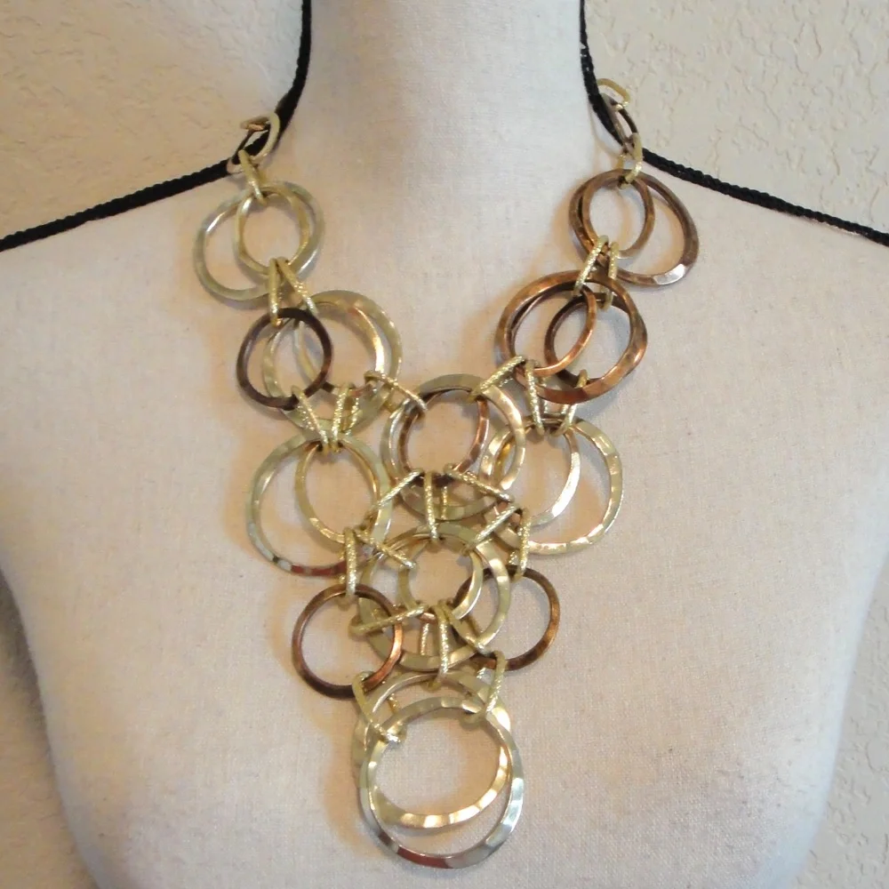 Gold Rings Necklace - Picture 6 of 8